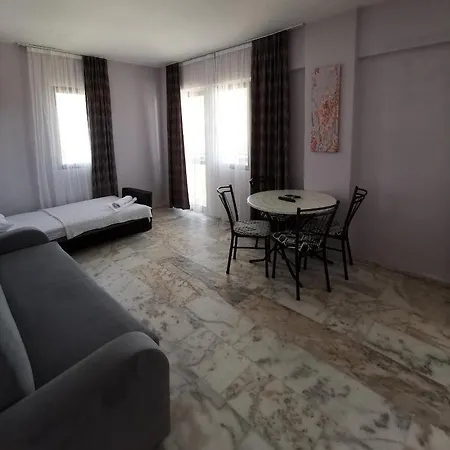 Icmeler Apart Hotel מלון דירות 4*